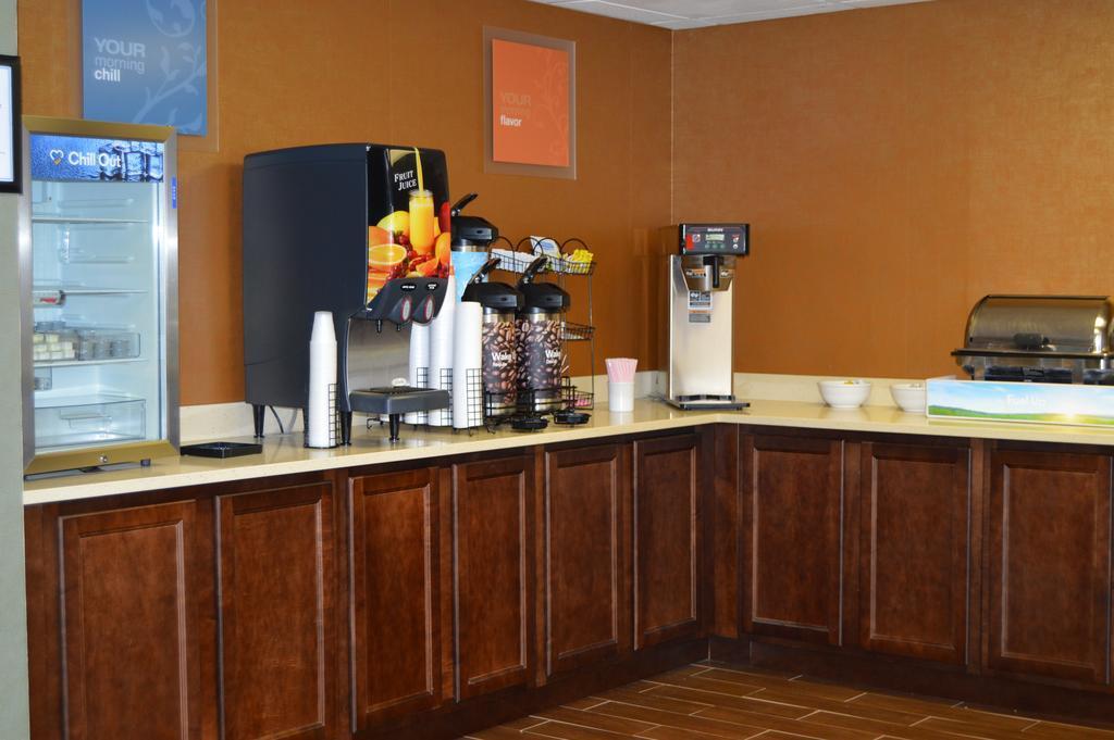 Comfort Pine Grove I-81 Hershey Area 3*